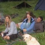 Sarah et leur chien Bear Grylls