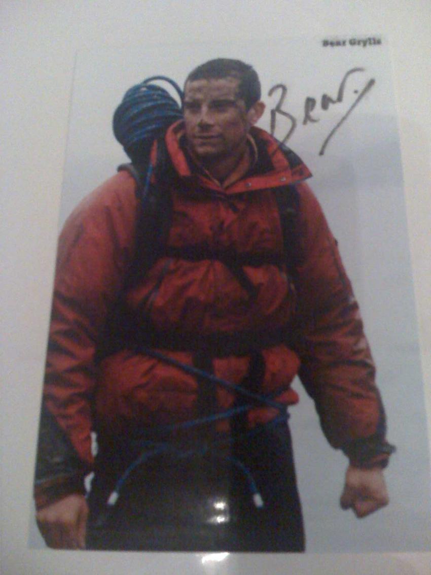 Autographe | BearGrylls.fr