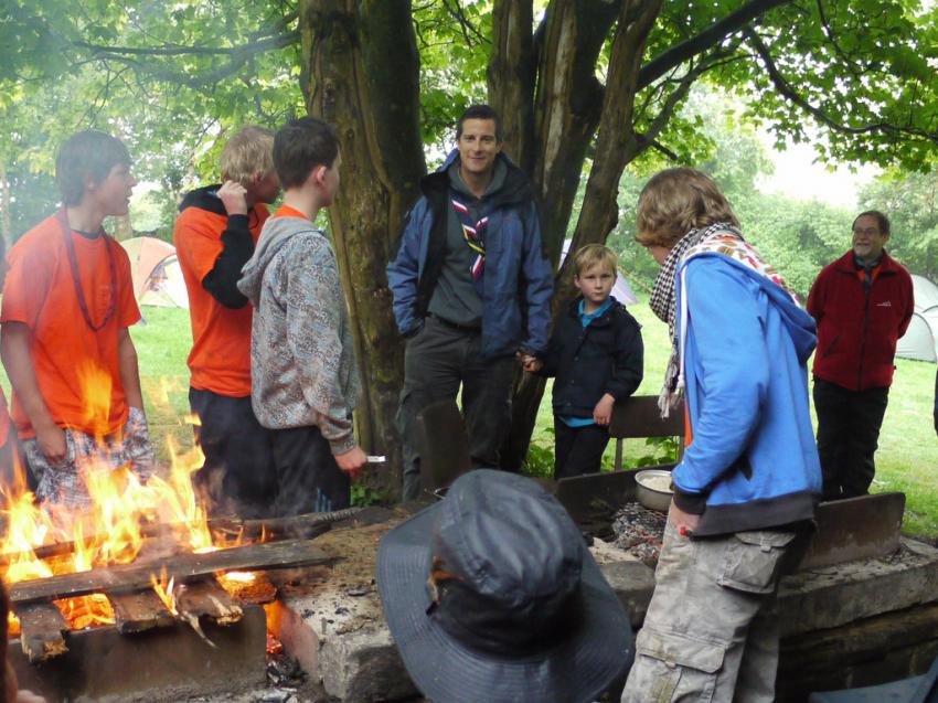 Bear Grylls scout | BearGrylls.fr