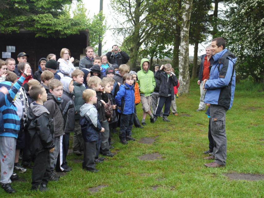 Bear Grylls scout | BearGrylls.fr