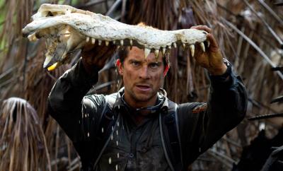 Bear grylls et tete de crocodile